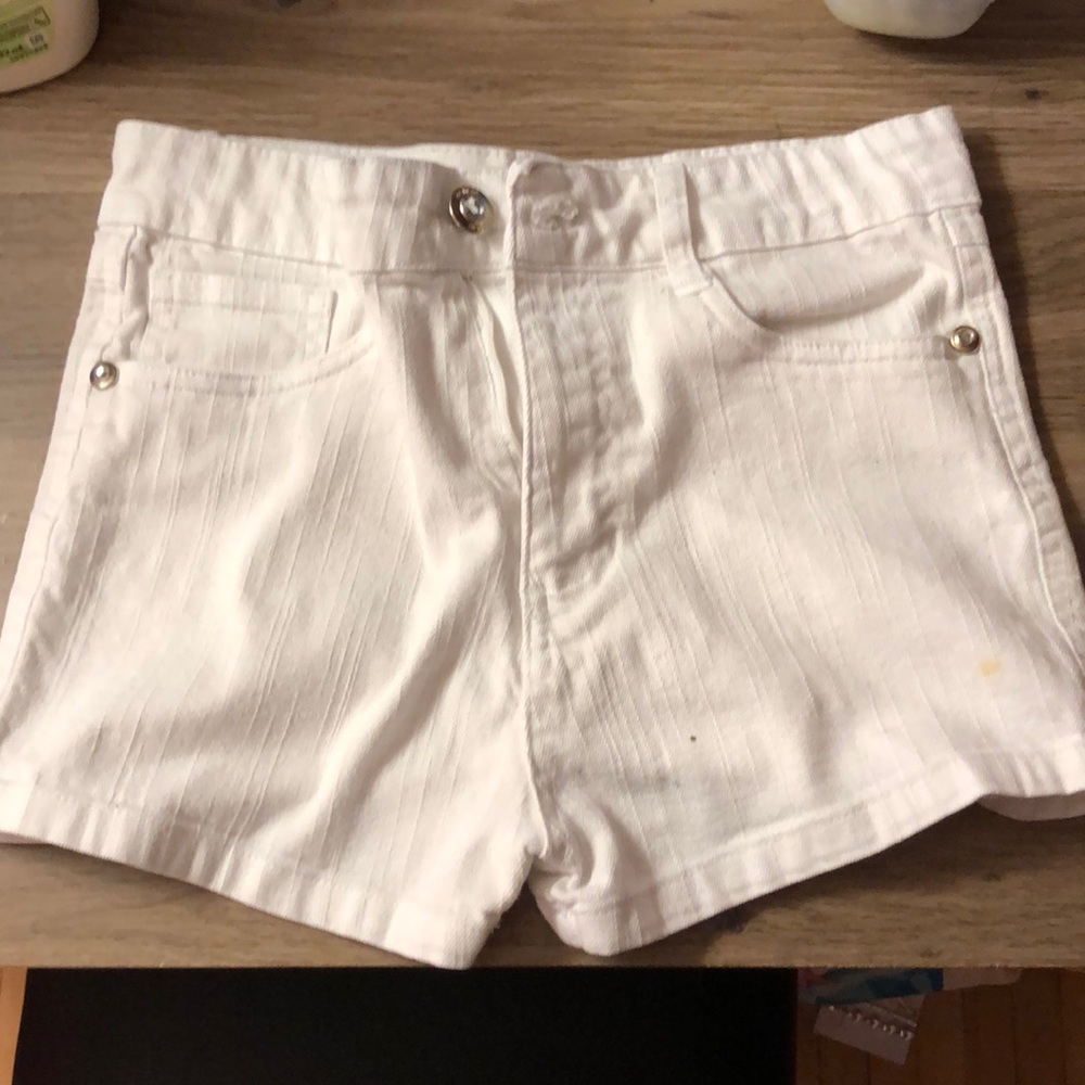 Youth, White shorts from Kensie.
